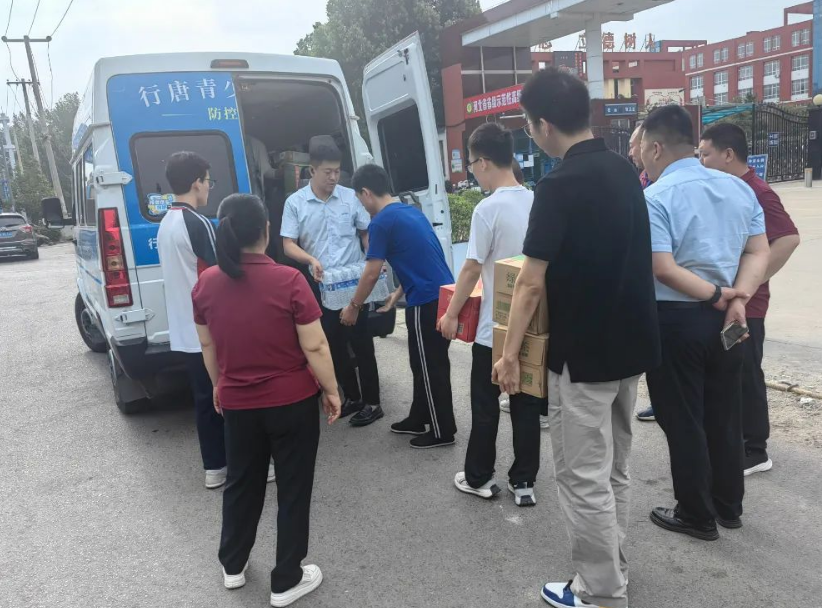 【高考助力】行唐爱眼眼科医院爱心送考 为莘莘学子点亮“睛”彩未来